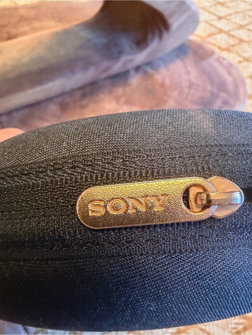 Sony WH1000XM4 Black Over-Ear Wireless Headphones with USB Cable with hard case - Picture 4 of 6